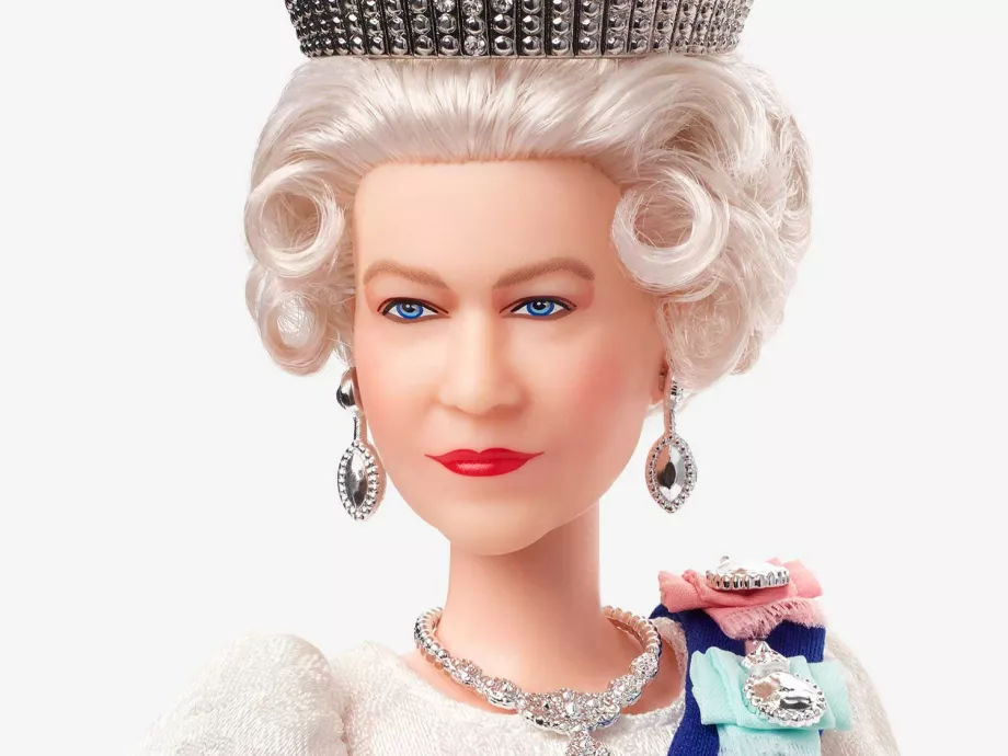 What a time to be alive! Elkészült a II. Erzsébet Barbie