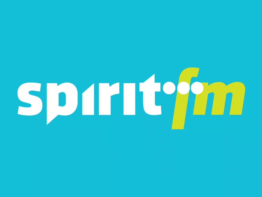 Eldőlt: 10 évre a Spirit FM-é a budapesti frekvencia a Klubrádióval szemben
