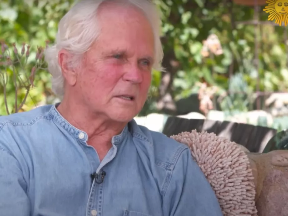 Meghalt Tony Dow 
