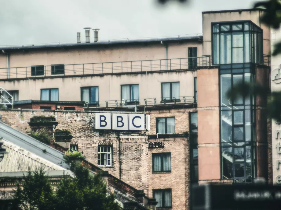 A BBC fullba tolja a digitalizációt: lineáris csatornákat szüntet meg