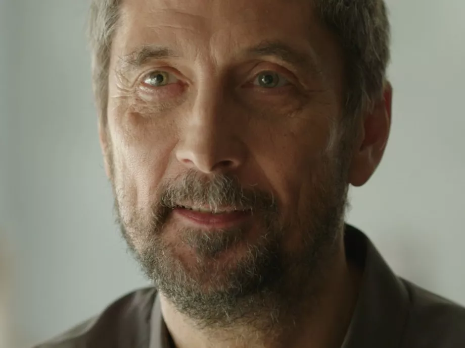 Ingyenesen nézhető a Morcsányi Géza főszereplésével készült Testről és lélekről a FILMIO-n és a Cinegón