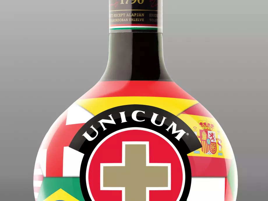 Focivébés dizájnpalack az Unicumtól
