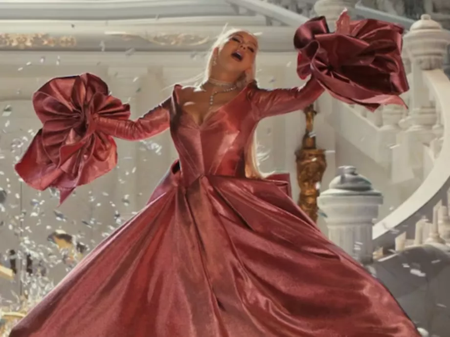 Christina Aguilera és Latto az operát és a rapet keveri a Just Eat reklámjában