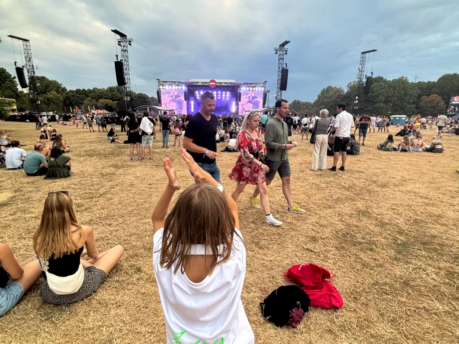 Erre nem számítottam, amikor családostul kicaplattunk a Szigetre Azahriah-ra