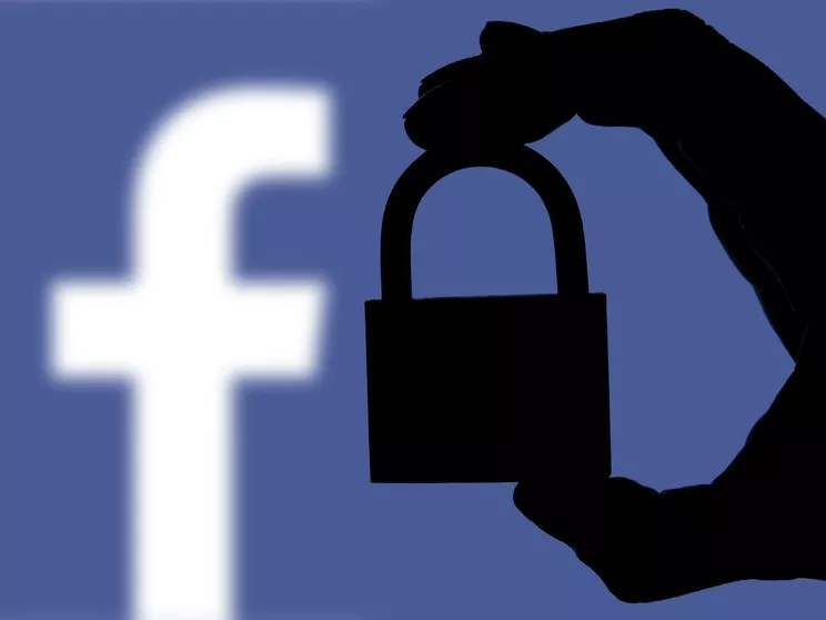 35 milliárd dollárt zuhant a Facebook értéke