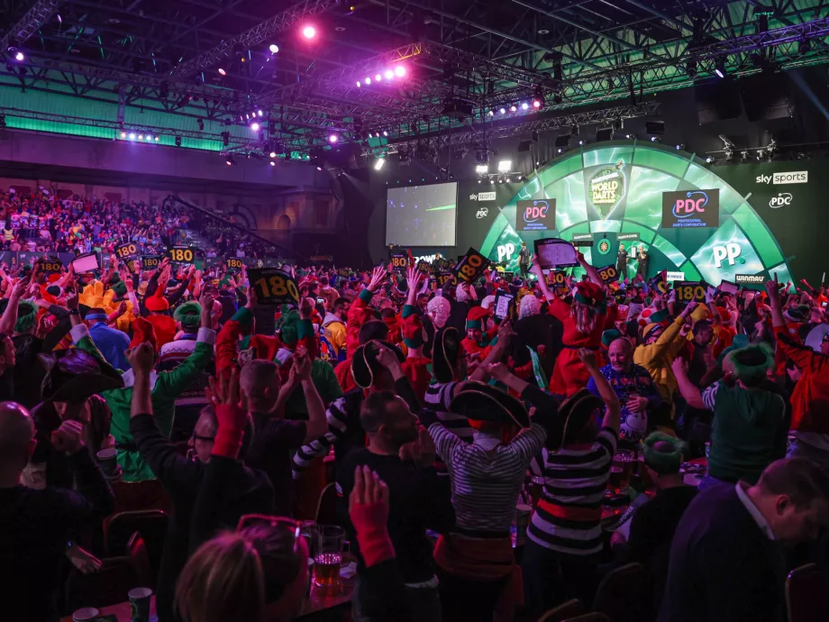 Sosem volt még ilyen népszerű a darts – a kocsmasportból globális showműsor lett (I. rész)