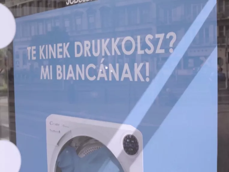 Citylightokban indítja a mosást Bianca