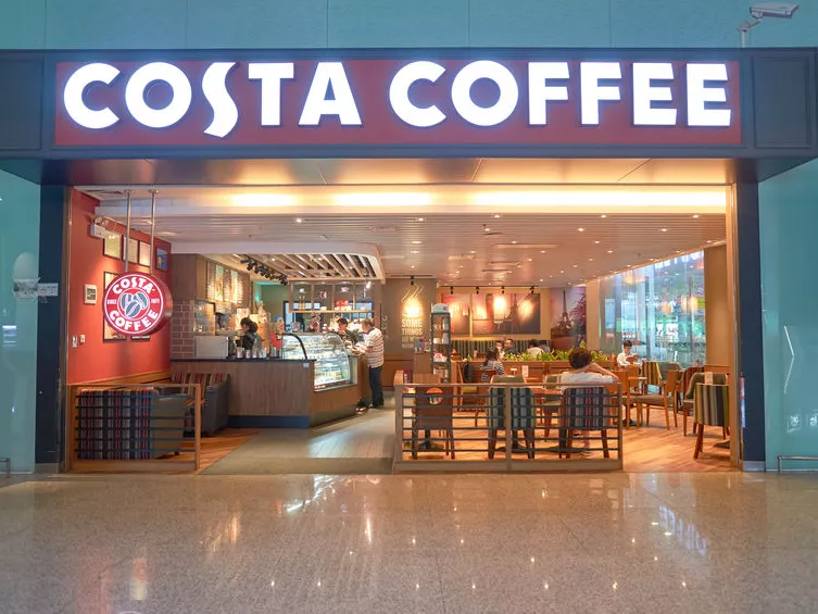 A Nyugat alkonya: avokádó említése miatt tiltottak be egy Costa-reklámot