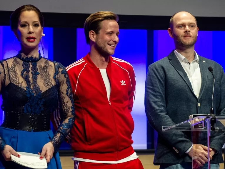 A piros melegítő vitte el a show-t a Televíziós Újságírók Díjátadóján