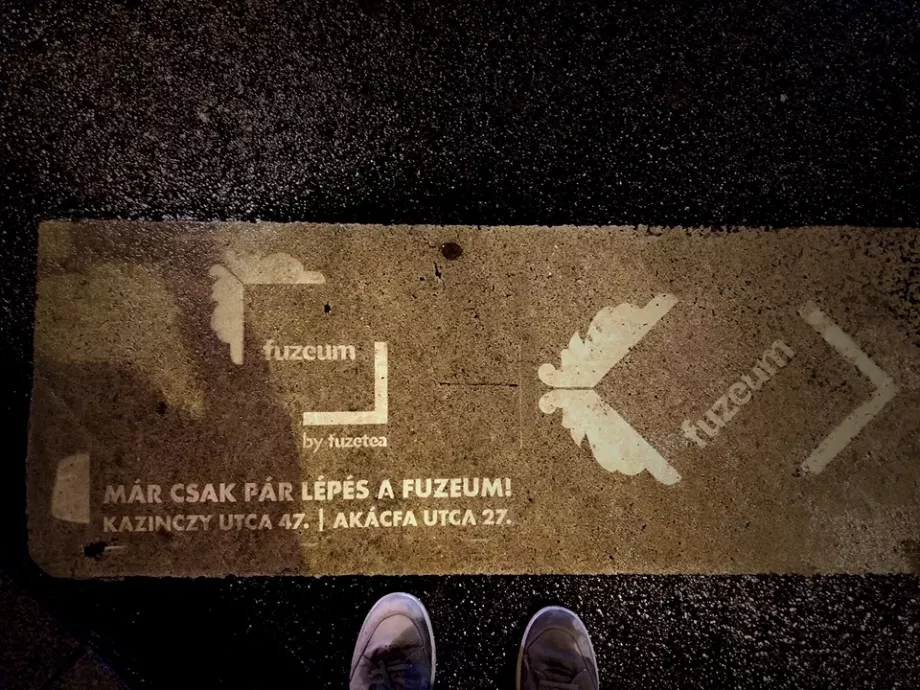 A Fuzetea is az Inverz Graffiti módszerével hirdet