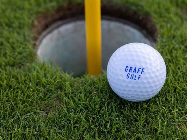 Kifejlesztették az okosgolflabdát, ami játszani is megtanít 