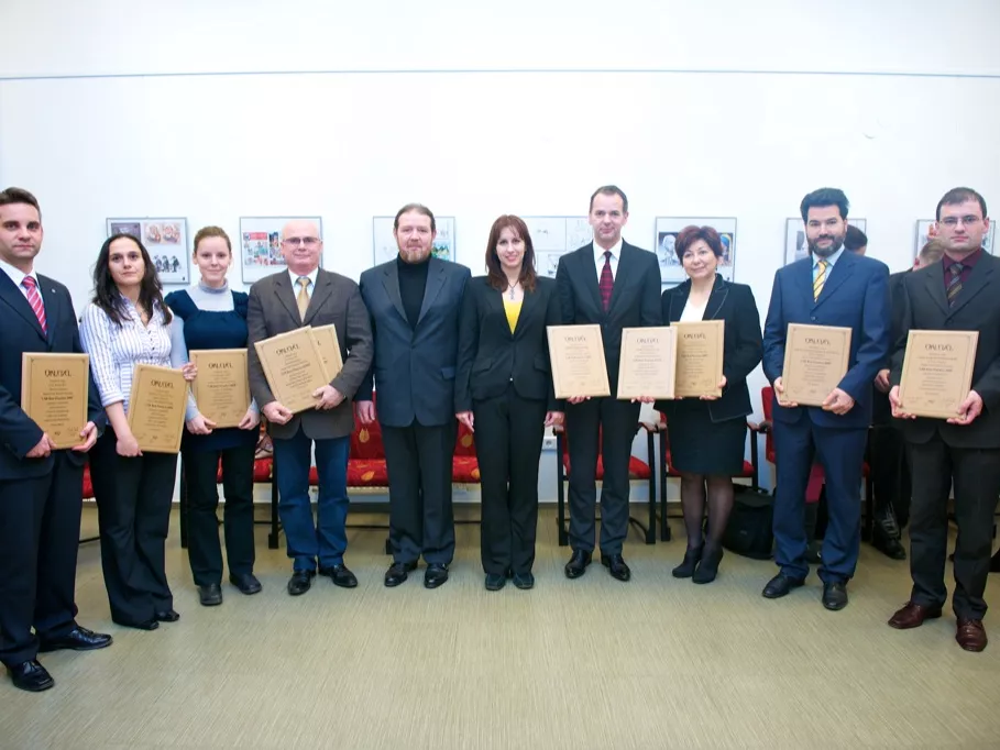 11 nyertes a CSR Best Practice-en