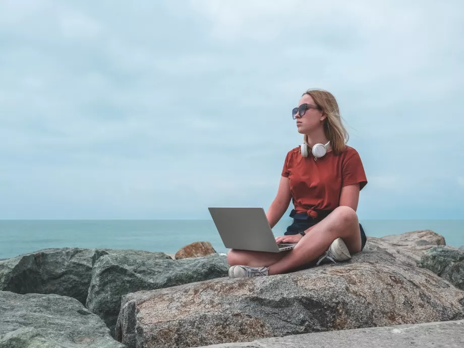 Diplomás, több megrendelőnek dolgozik és ragaszkodik életviteléhez a magyar freelancer