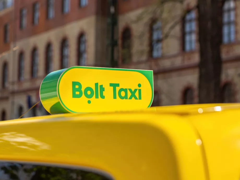 A Bolt Taxi állásfoglalást adott ki, miután a logóhasználata miatt megtámadták