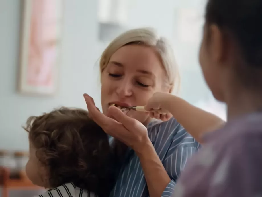 Az ALDI anyák és apák napi köszöntője: kicsit undi, de nagyon vicces