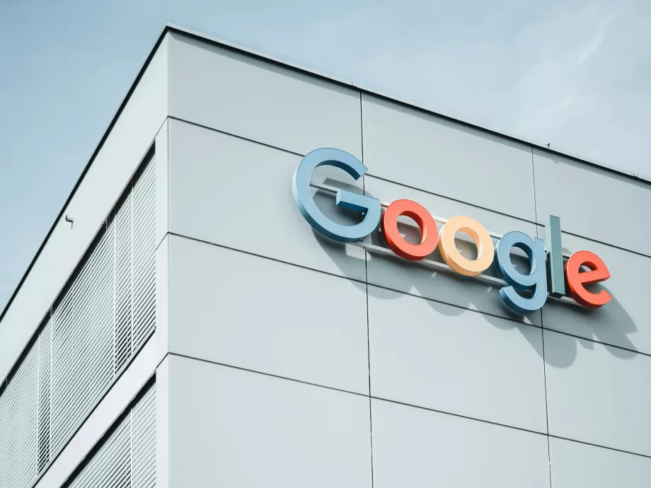 250 millió euróra büntette a francia versenyhivatal a Google-t