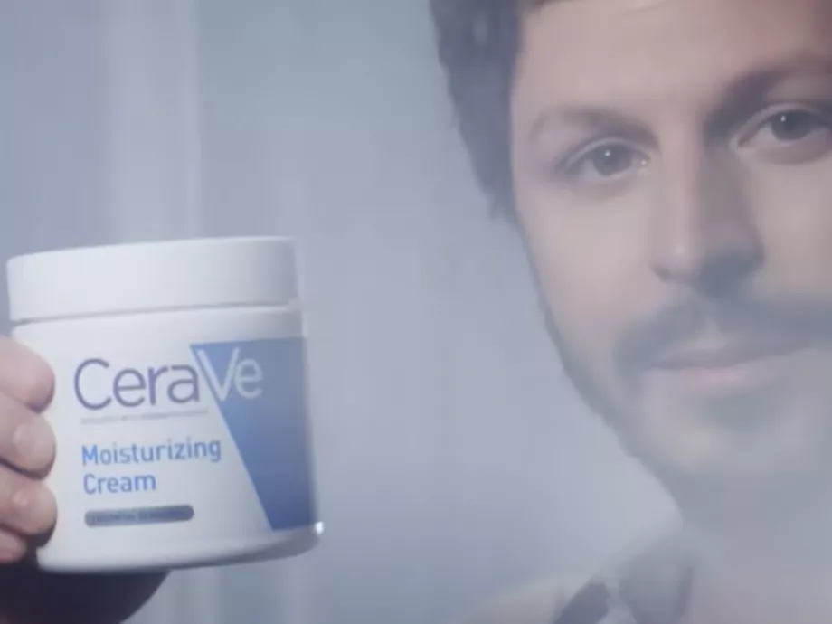 Arnie beelőzte Beckhaméket,  Michael Cera legyőzte Karikót