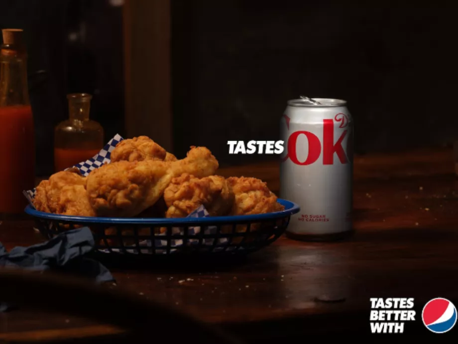 Megsemmisítő Coke-képpel provokál a Pepsi