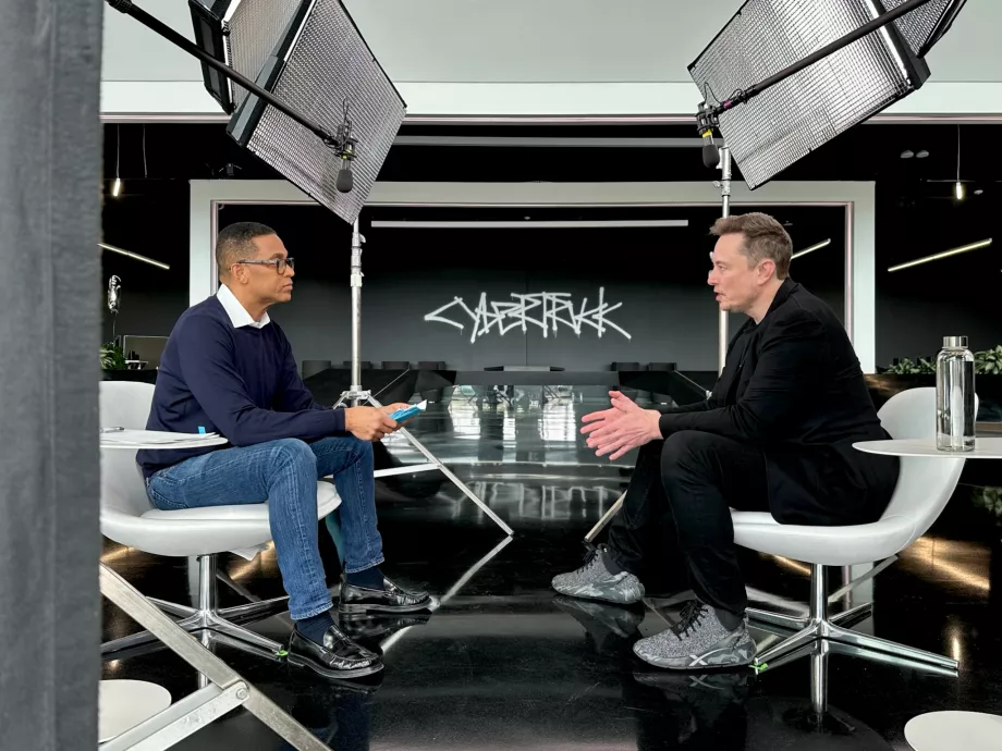 Musk letiltotta saját talkshow-ját saját platformján, miután kényes kérdéseket tett fel neki műsorvezetője