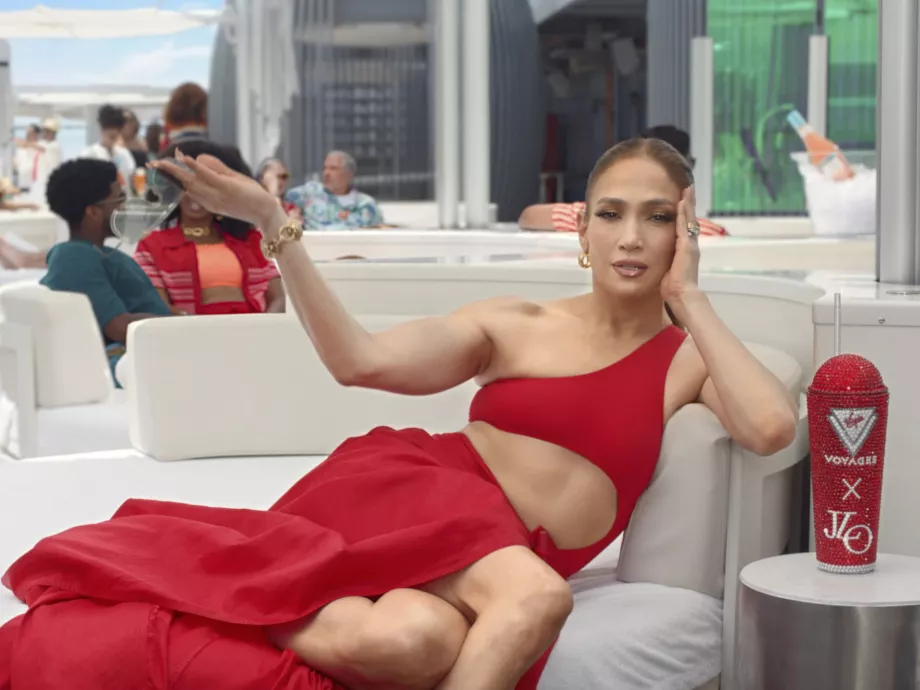 Jennifer Lopez AI-másával luxusútra hívhatod a barátaid