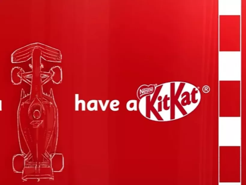 A következő években együttműködik a Formula-1 és a KitKat