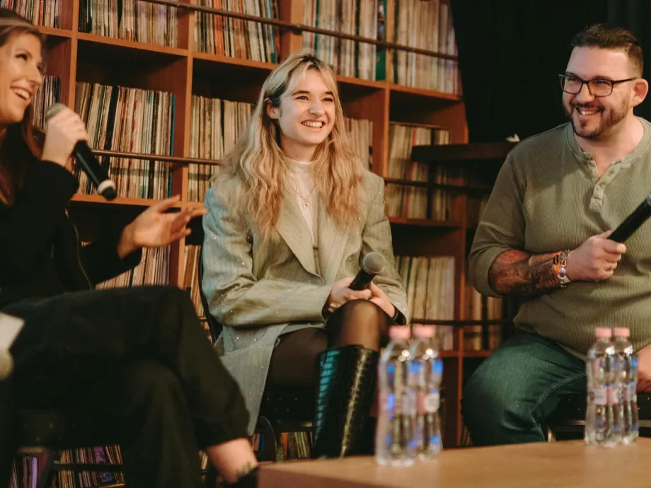 "A nyomtatott sajtó egy merch, és a merch menő"