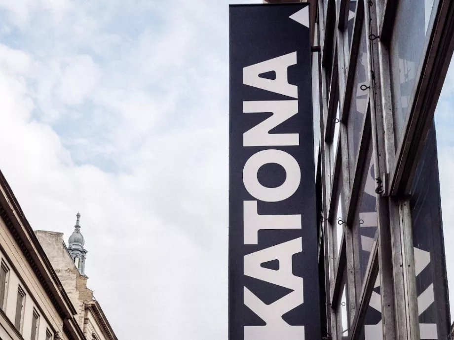 Radikális, mert Katona - átalakul az ikonikus színház arculata