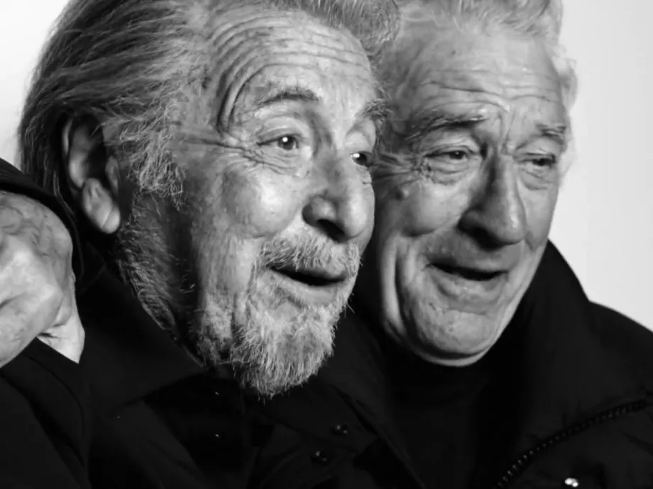 Robert De Niro és Al Pacino pufidzsekit reklámoznak első közös kampányukban
