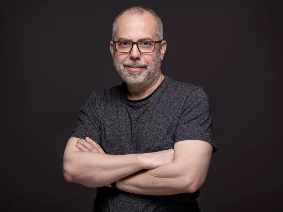 „Nem oda kell korcsolyázni, ahol a korong van” -  Nádori Péter producer A dinasztia sikeréről