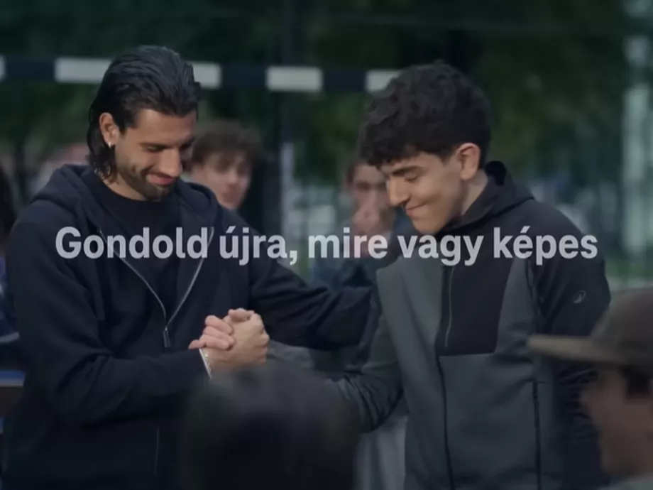 Szoboszlai és az AI-tréner, a Meki irodai szkennerrel hirdet, Skóciában pedig bárki lehet könyvesbolti eladó – a hét legjobb reklámjai