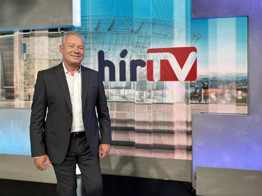 A HírTV elhatárolódott Pálffy István kijelentésétől és azonnali hatállyal menesztette a műsorvezetőt