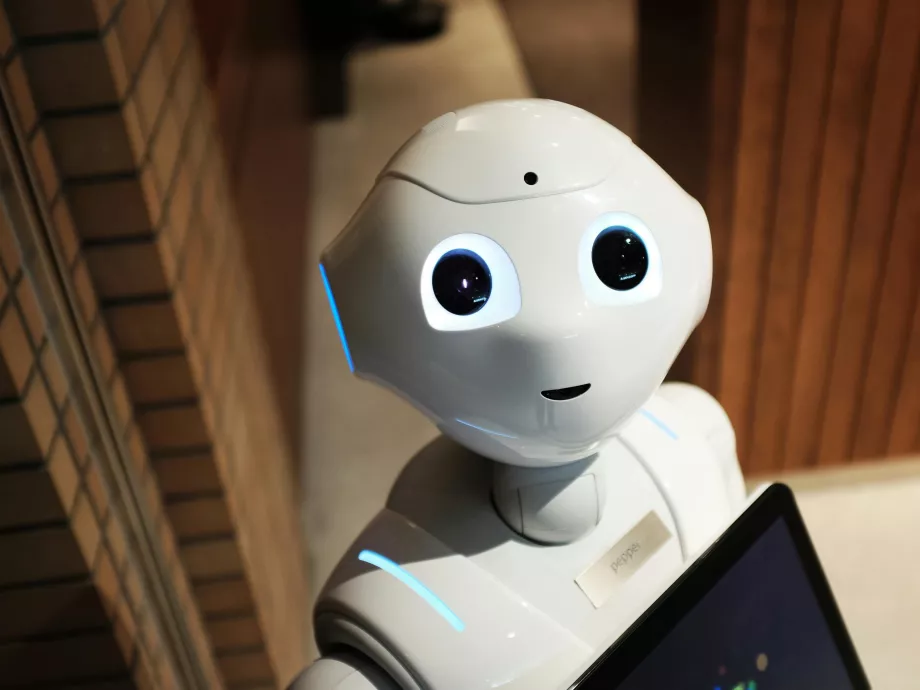 AI-alapú automatizáció miatt szervezeti átalakítás és létszámcsökkentés a Docler Holdingnál