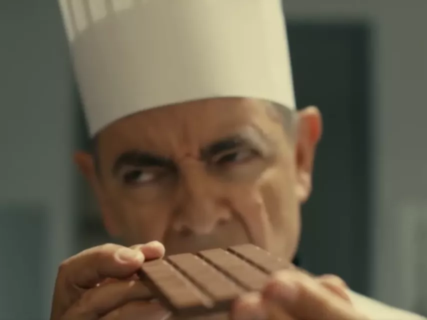 Gyanúsan hasonlít Rowan Atkinson csokireklámja  valamire