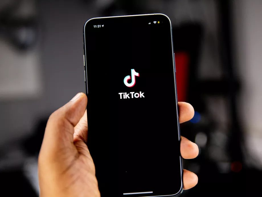 Veszélyes TikTok-trend terjed:  a lengyel „Szon Patrol”-jelenség tanulságai