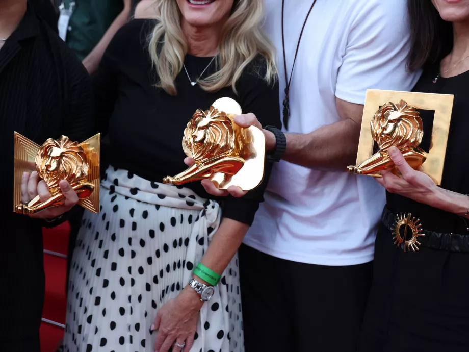 Nagydíjak a Cannes Lions 2026-on: ezek a kampányok nyerték el az idei Grand Prix-ket
