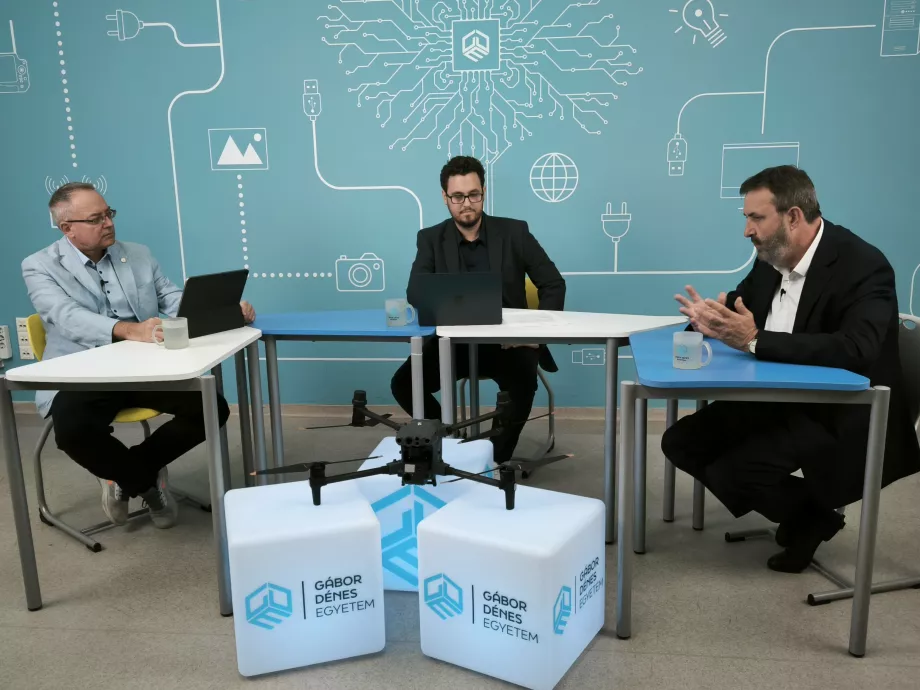 Az oktatás megújulásáról, a technológiai forradalom hatásairól indít podcastet a Gábor Dénes Egyetem
